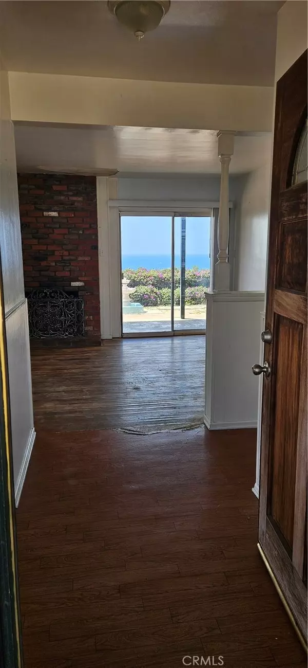 Redondo Beach, CA 90277,417 Via La Soledad