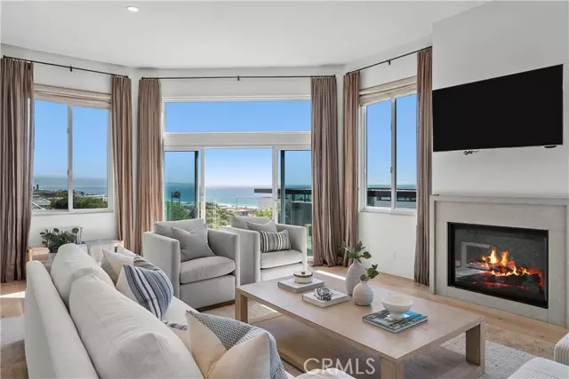 Manhattan Beach, CA 90266,2716 Highland Avenue