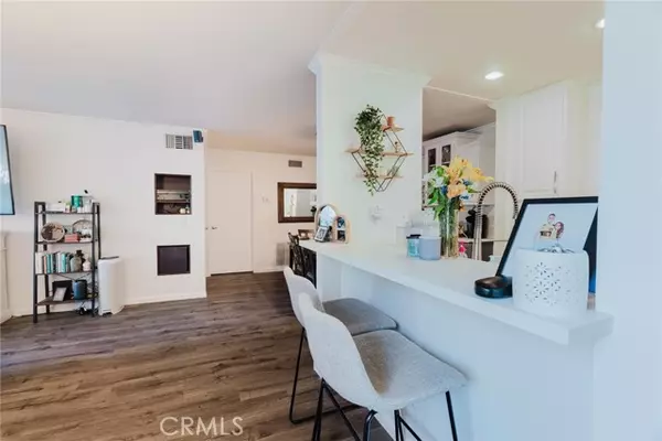 Valencia (santa Clarita), CA 91355,25718 Hogan Drive #C2