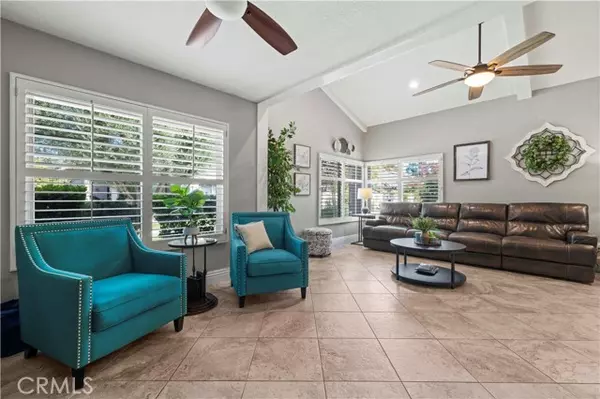 Valencia (santa Clarita), CA 91355,24678 Golfview Drive