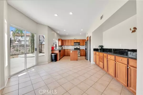 Lake Elsinore, CA 92532,7 Villa Scencero