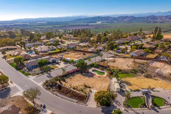 Camarillo, CA 93010,3067 Old Coach Drive