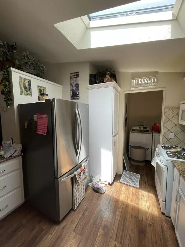 Modesto, CA 95357,1505 La Perla Dr