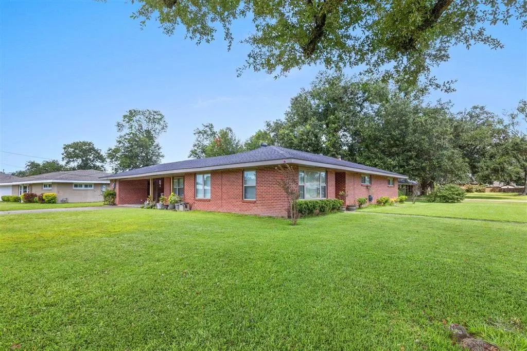 Lake Charles, LA 70605,524 Contour st