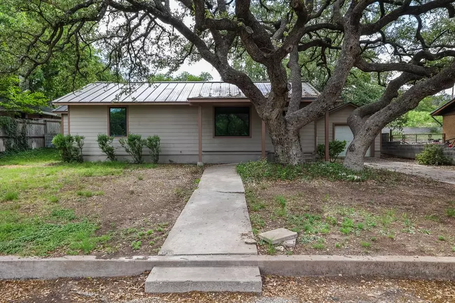 614 Coates St, Ozona, TX 76943