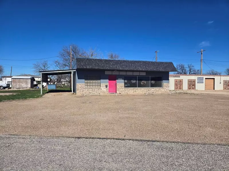 1206 Broadway St, Ballinger, TX 76821