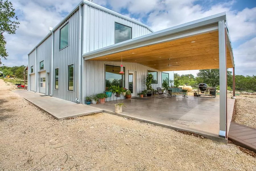 19621 Bluff Rd, Christoval, TX 76935