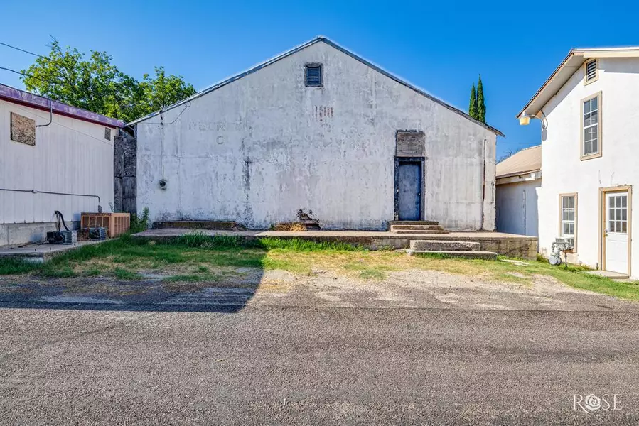1908 Santa Rosa St, Ozona, TX 76943