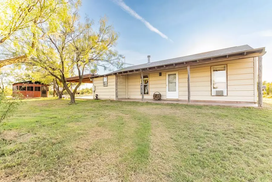 929 Bull Run Rd, Mertzon, TX 76941