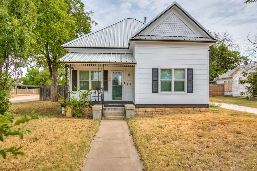 408 4th St, Ballinger, TX 76821