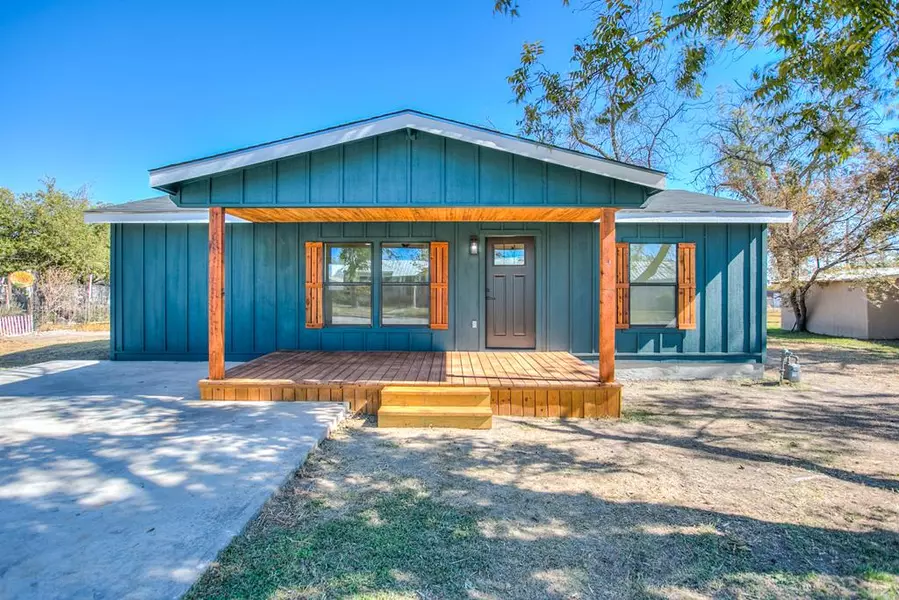 212 Drinkard St, Eden, TX 76837