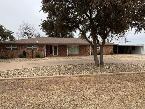 312 Main St, Bronte, TX 76933