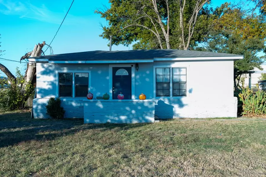 109 Hickory St, Ballinger, TX 76821