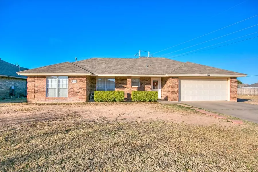3210 Walnut Hill Dr, San Angelo, TX 76904