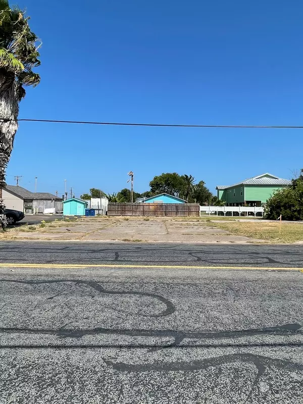 Rockport, TX 78382,612 Church St