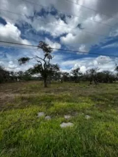 401 Traylor Ave, Rockport, TX 78382