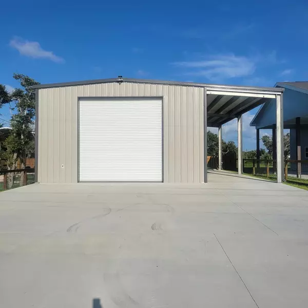 1724 San Antonio St, Rockport, TX 78382