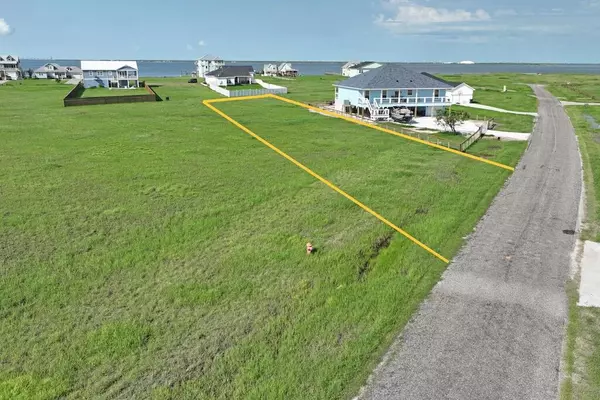 1510 Cape Velero Dr, Rockport, TX 78382