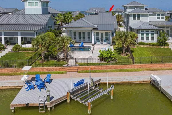 129 Reserve Lane, Rockport, TX 78382