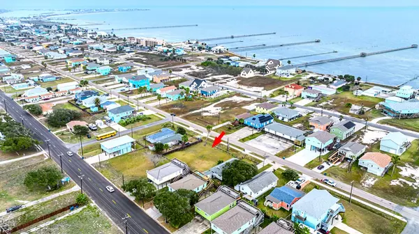 Rockport, TX 78382,1319 Live Oak St