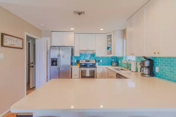 Rockport, TX 78382,122 Palm Drive