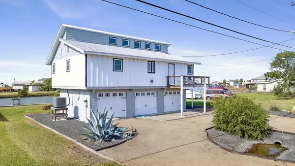 Rockport, TX 78382,529 Copano Cove Rd