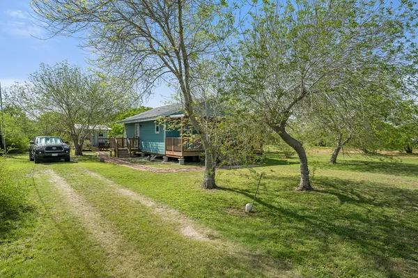 Bayside, TX 78340,726 Third St.