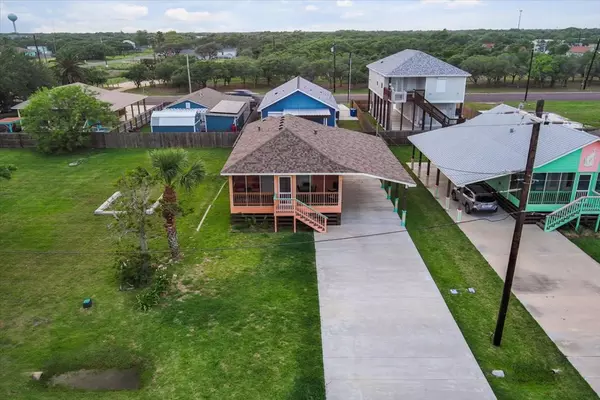 Rockport, TX 78382,1415 Live Oak St