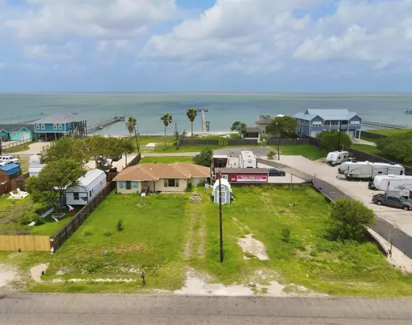 16 Copano Ridge Rd, Rockport, TX 78382