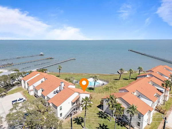 620 S Fulton Beach Road, Rockport, TX 78382