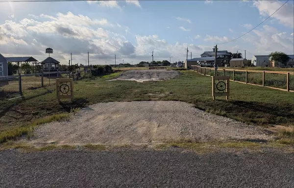 110 Canvas Back Ln, Rockport, TX 78382