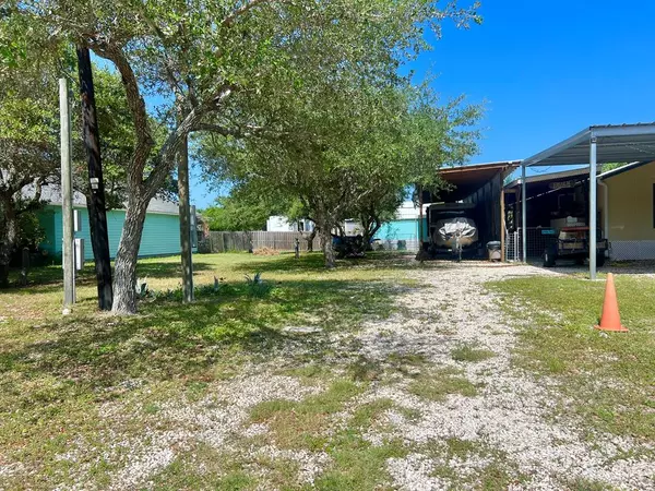 720 Kossuth, Rockport, TX 78382