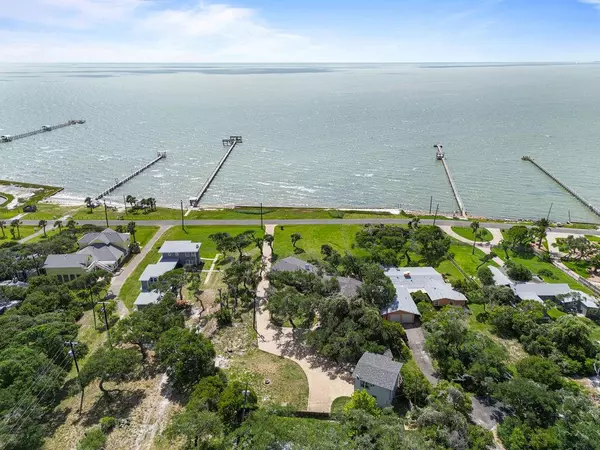 1931 Fulton Beach Rd, Rockport, TX 78382