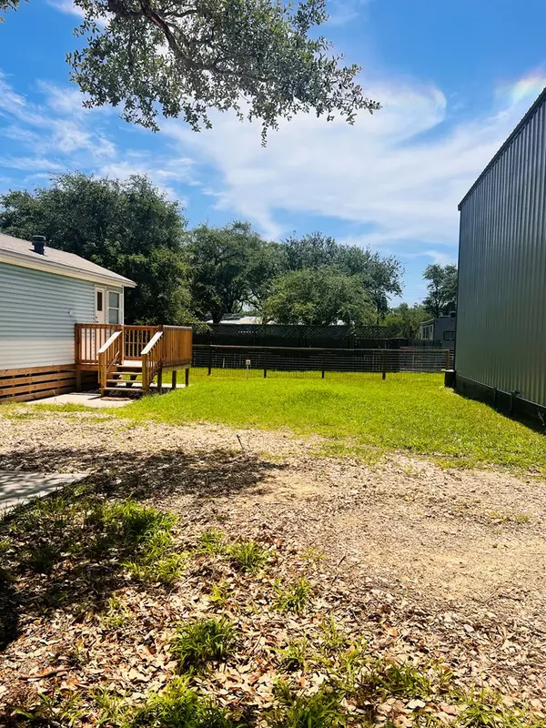 Rockport, TX 78382,312 Traylor Ave.