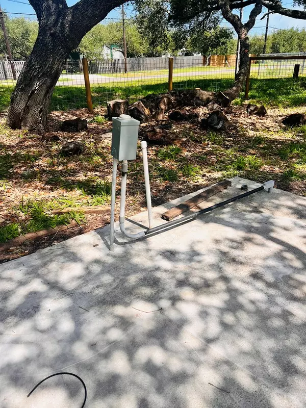 Rockport, TX 78382,312 Traylor Ave.