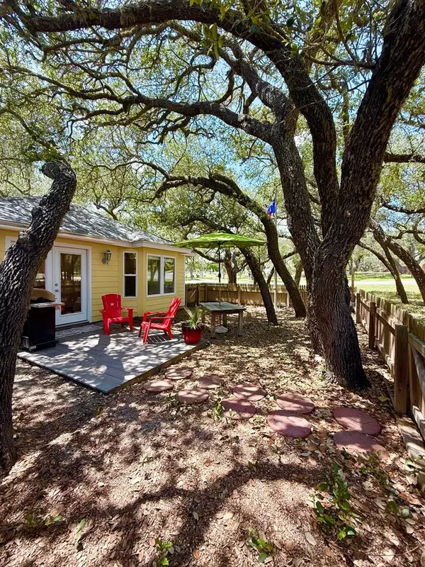 402 Myrtle St., Fulton, TX 78358
