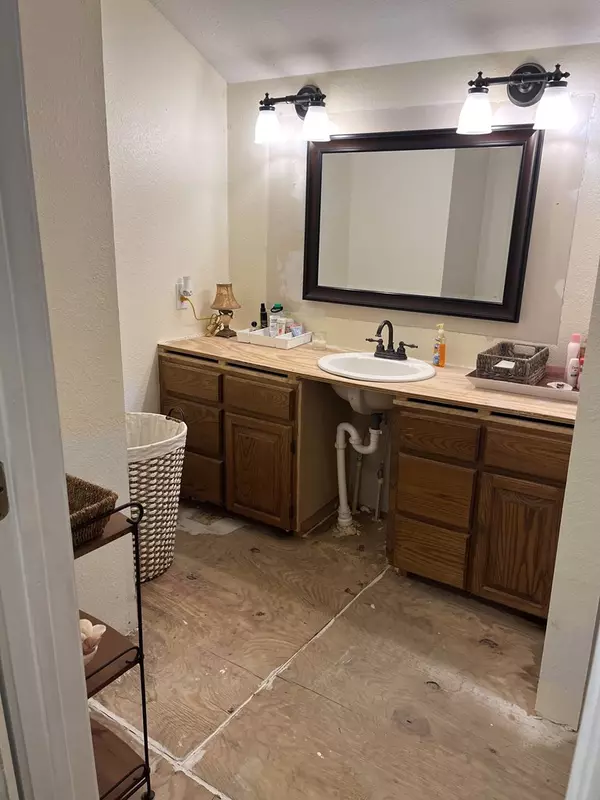 Rockport, TX 78382,Address not disclosed