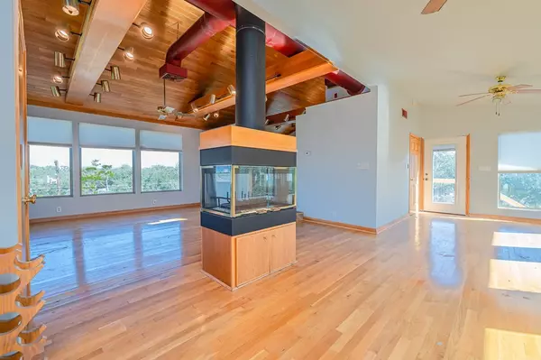 Rockport, TX 78382,1901 Crescent Dr.