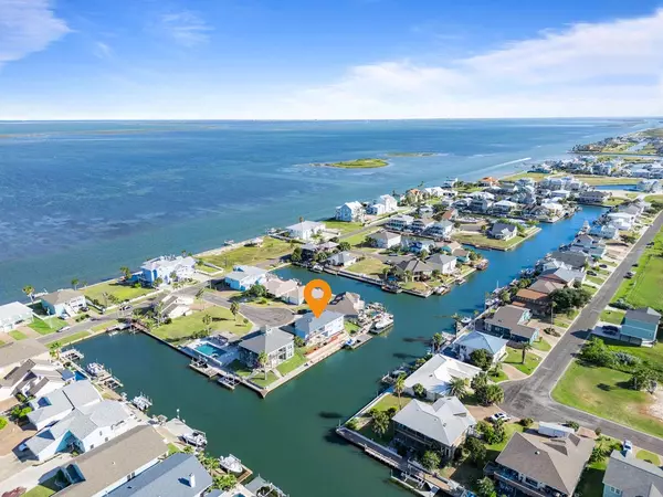 Rockport, TX 78382,205 Sandy Cove