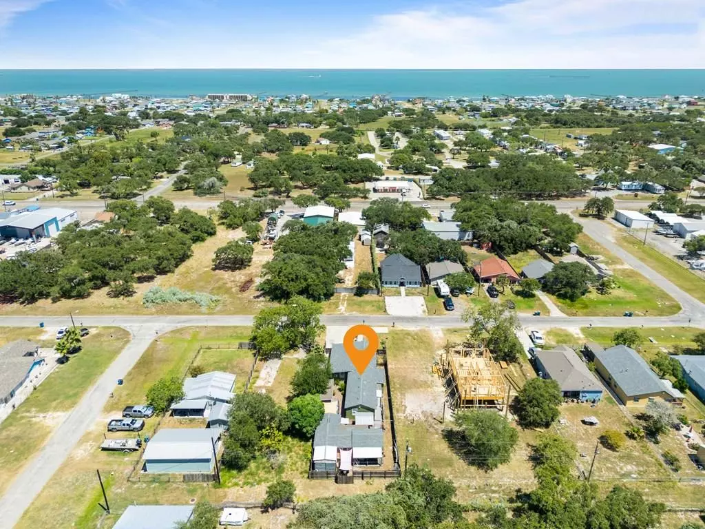 Rockport, TX 78382,709 Fuqua