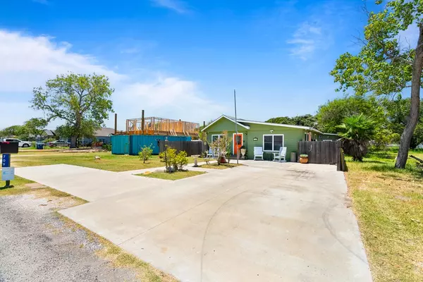 Rockport, TX 78382,709 Fuqua