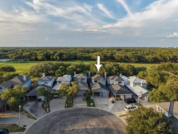 115 Lee Cir, Rockport, TX 78382