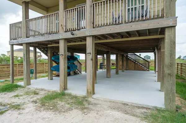 Rockport, TX 78382,377 Misty Oak