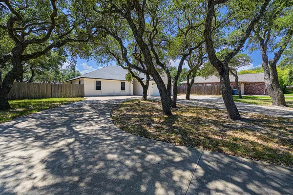 Rockport, TX 78382,113 Oaktree St