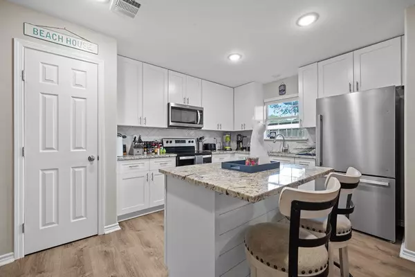 Rockport, TX 78382,611 Kossuth