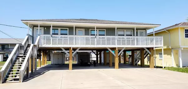 1315 Magnolia St #2, Rockport, TX 78382