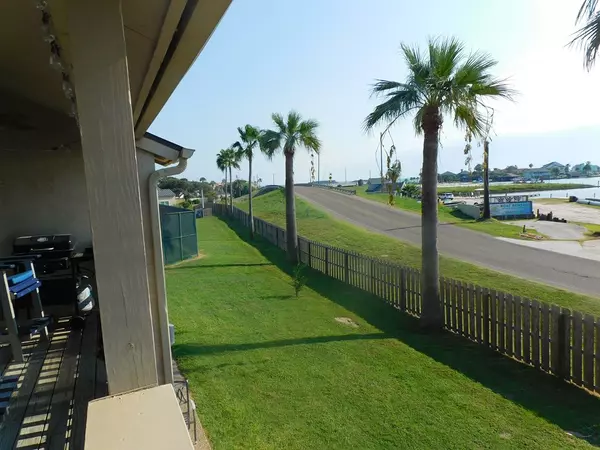 Rockport, TX 78382,2709 Bayhouse