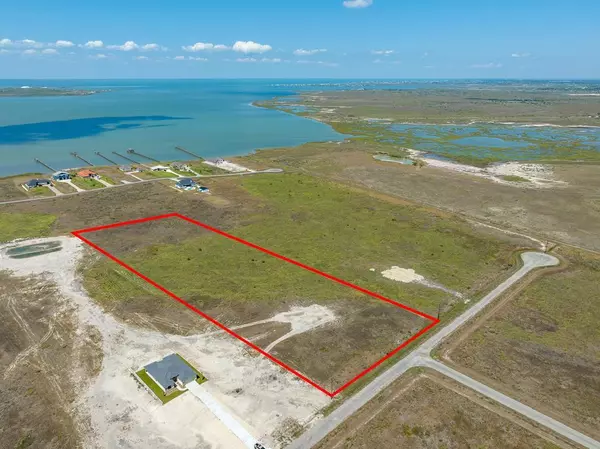 213 Trout Side Way, Rockport, TX 78382