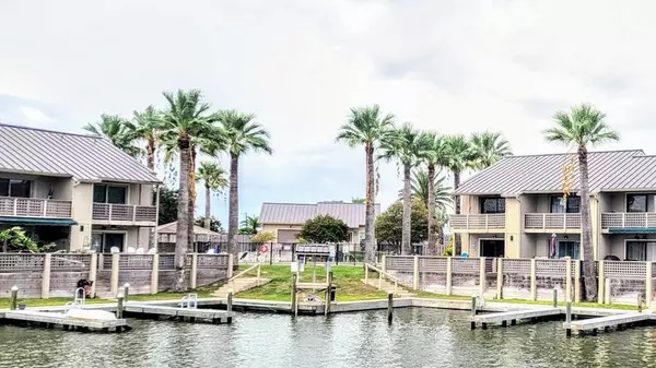 1608 Bayhouse Dr., Rockport, TX 78382