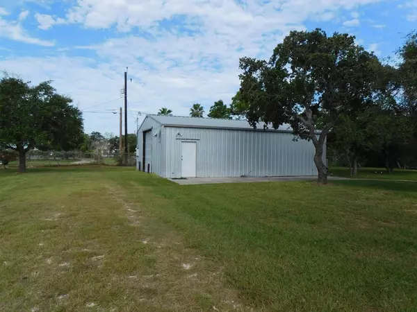 6755 Hwy 35 N, Rockport, TX 78382